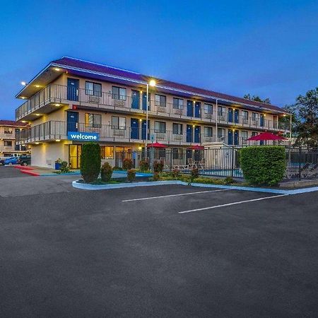 Motel 6-Kirkland, Wa - North Керкленд Экстерьер фото