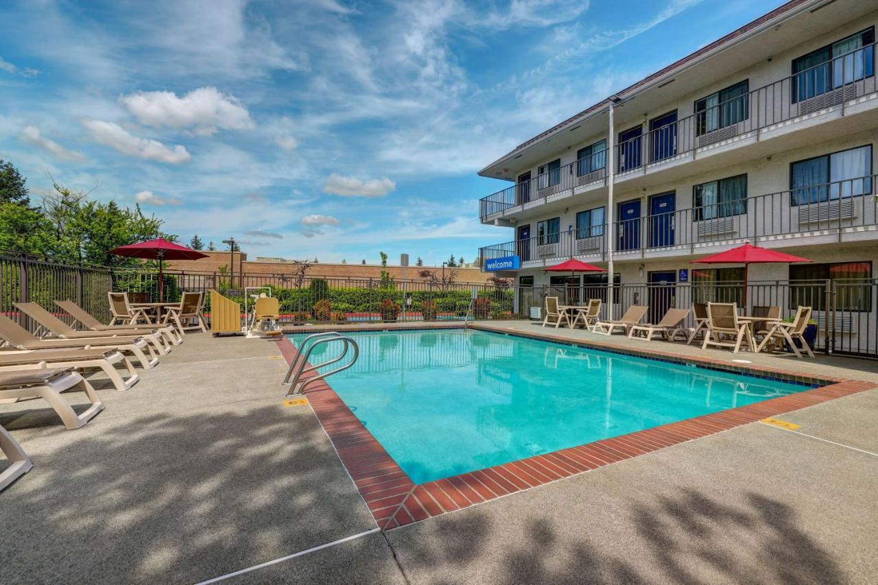 Motel 6-Kirkland, Wa - North Керкленд Экстерьер фото
