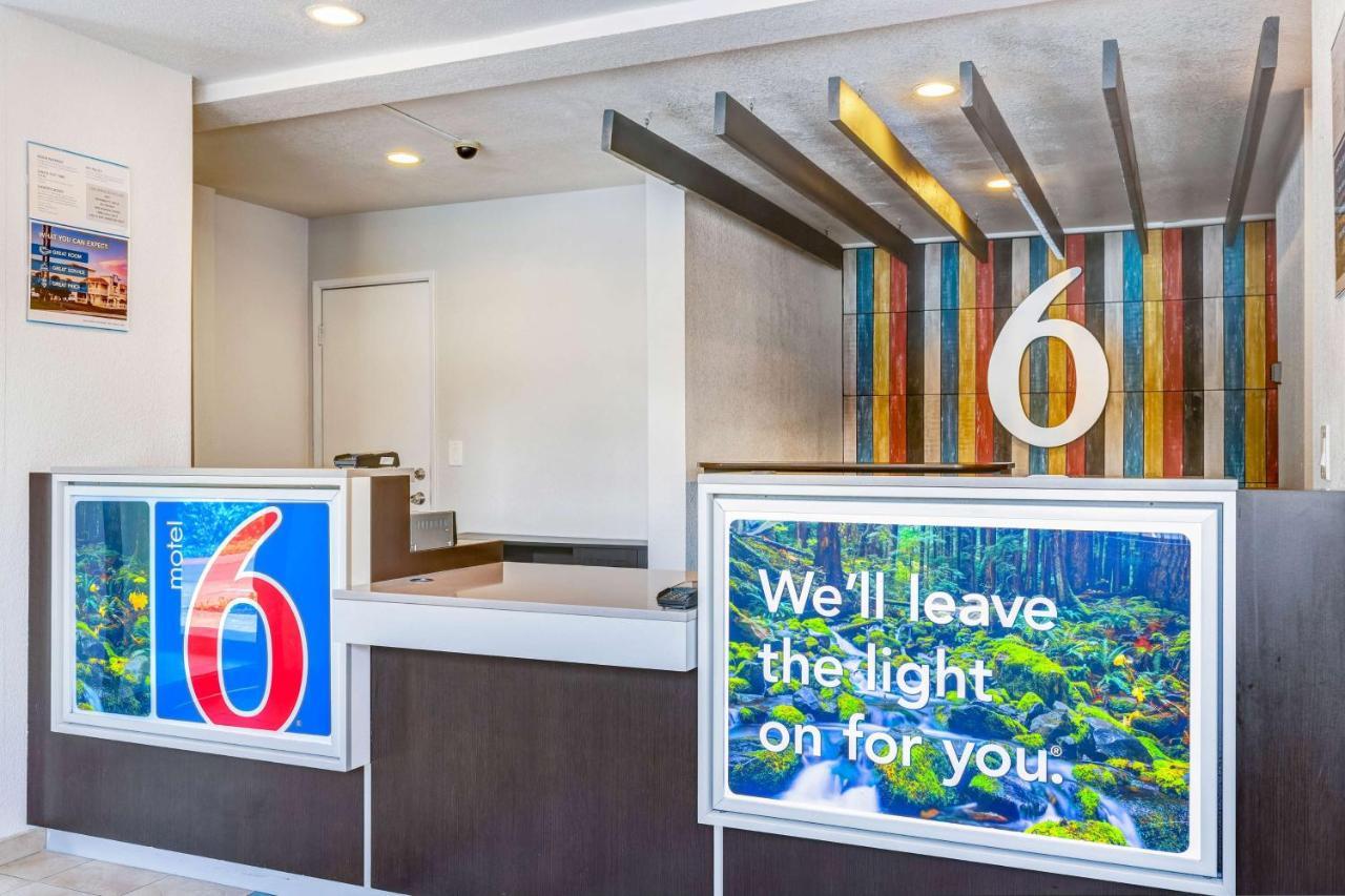 Motel 6-Kirkland, Wa - North Керкленд Экстерьер фото