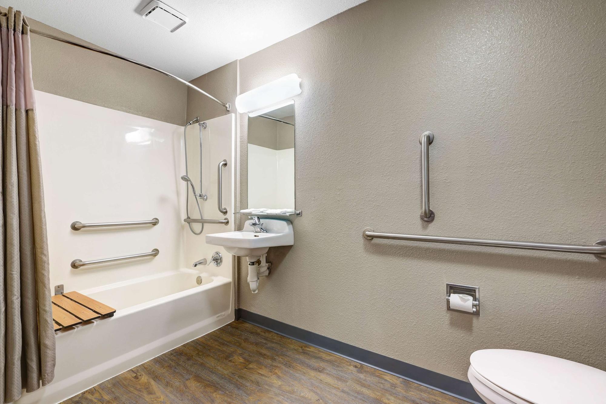 Motel 6-Kirkland, Wa - North Керкленд Экстерьер фото