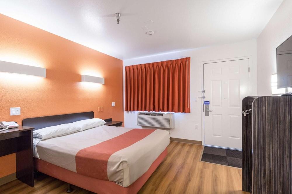 Motel 6-Kirkland, Wa - North Керкленд Экстерьер фото