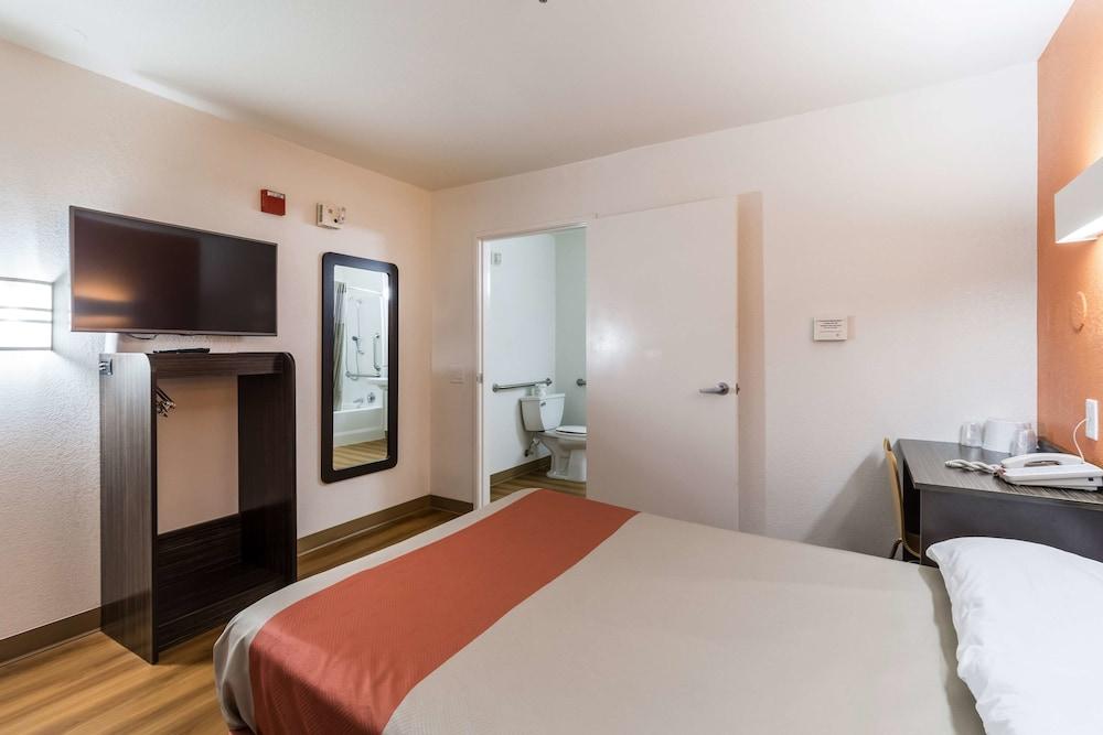 Motel 6-Kirkland, Wa - North Керкленд Экстерьер фото