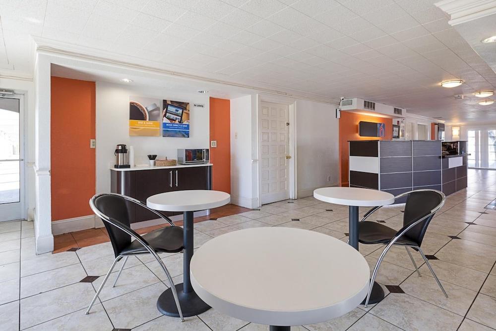 Motel 6-Kirkland, Wa - North Керкленд Экстерьер фото