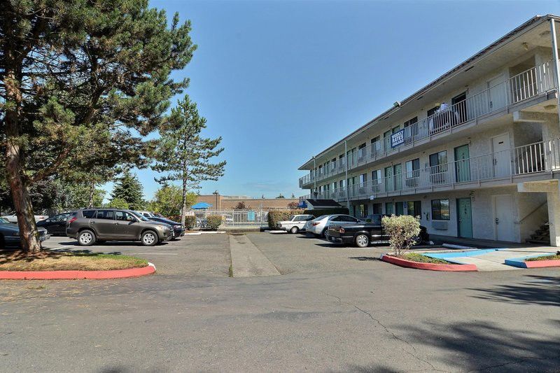 Motel 6-Kirkland, Wa - North Керкленд Экстерьер фото