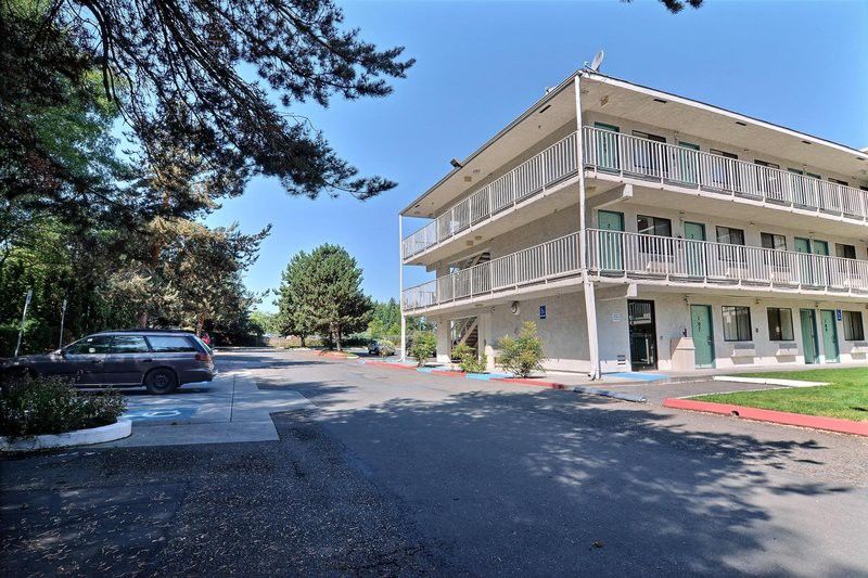 Motel 6-Kirkland, Wa - North Керкленд Экстерьер фото