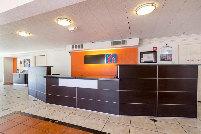 Motel 6-Kirkland, Wa - North Керкленд Экстерьер фото