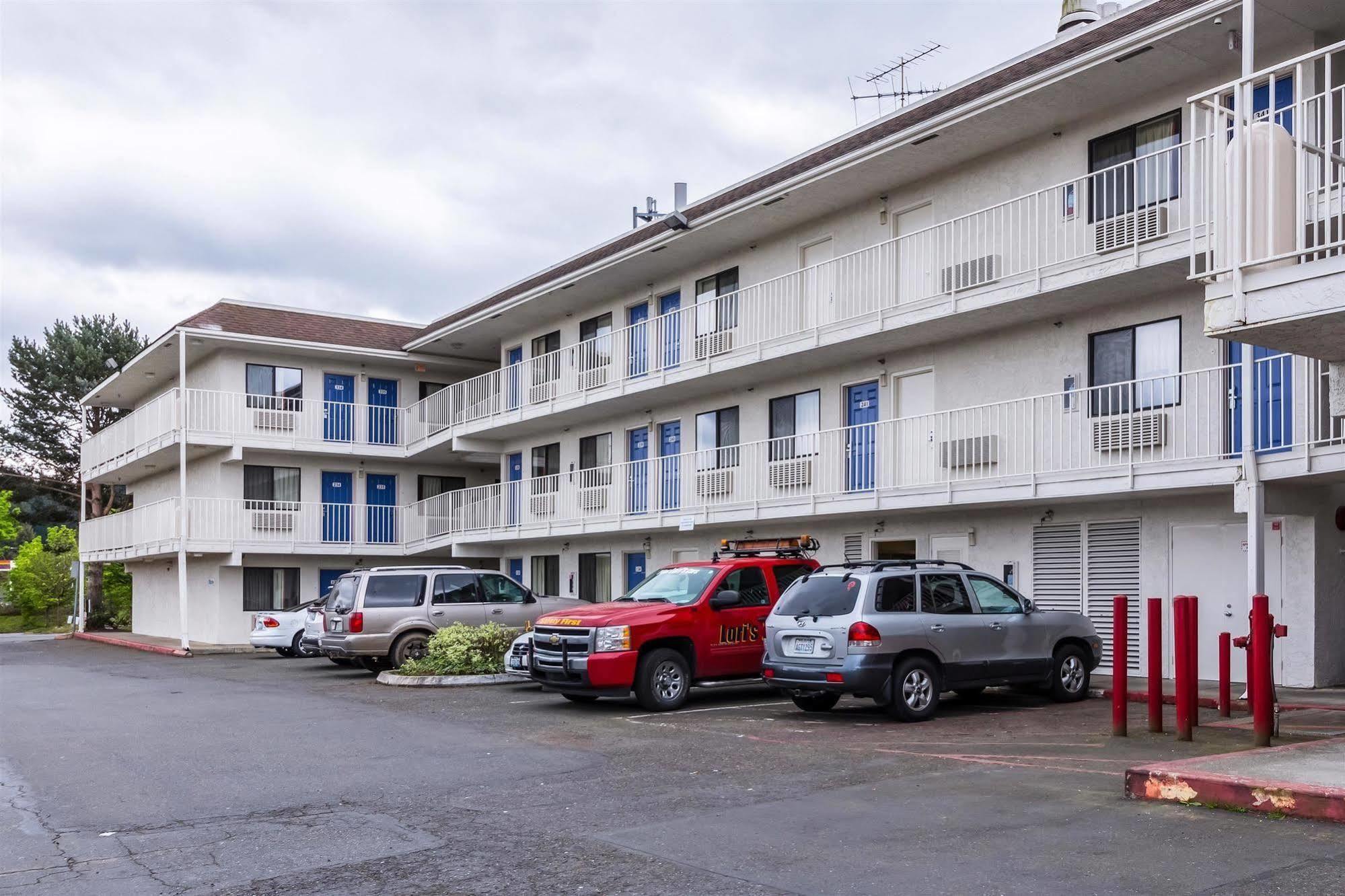 Motel 6-Kirkland, Wa - North Керкленд Экстерьер фото