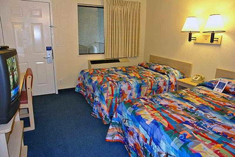 Motel 6-Kirkland, Wa - North Керкленд Экстерьер фото