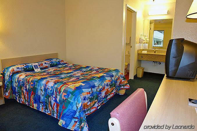 Motel 6-Kirkland, Wa - North Керкленд Экстерьер фото